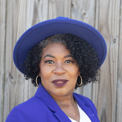 Terri Thomas Photo 13