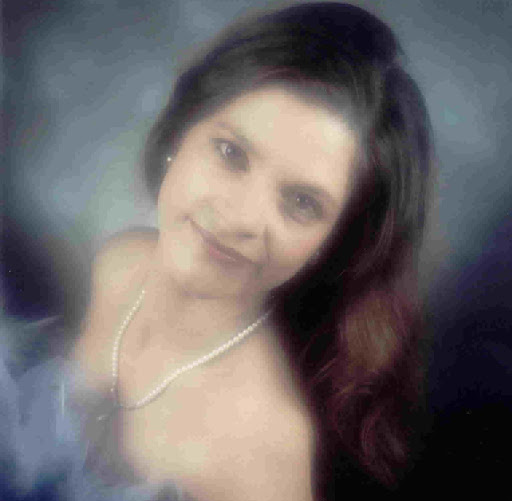 Suzanne Close Photo 24