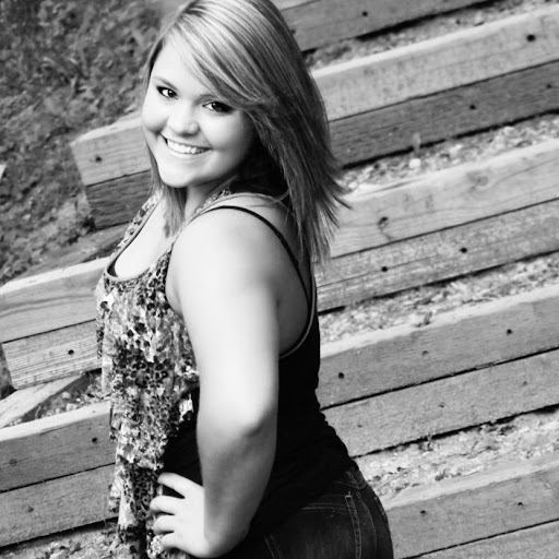 Haley Moore Photo 8