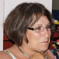 Elizabeth Calvert Photo 34