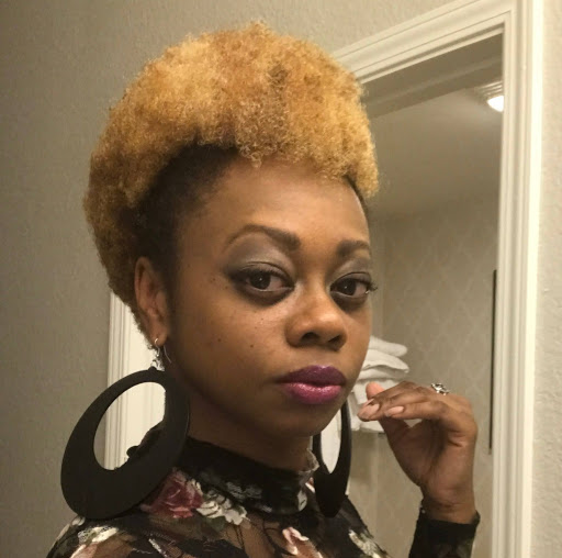 Roxanne Adams Photo 28