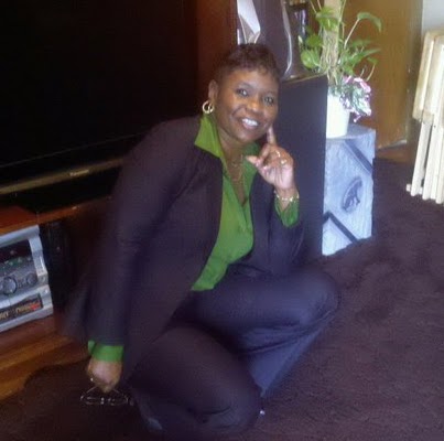Michelle Perry Photo 29