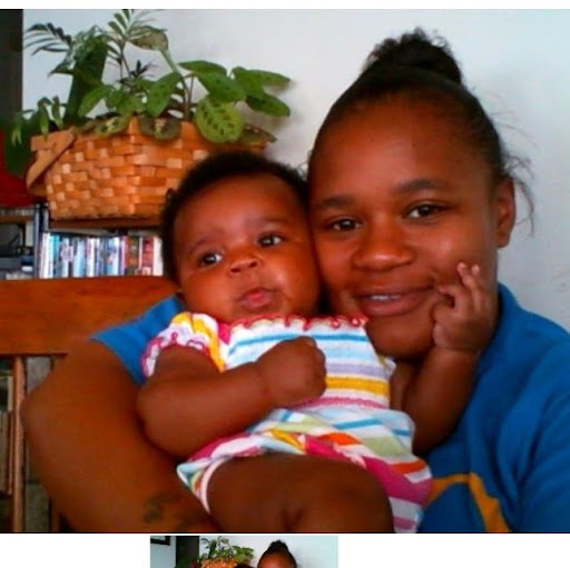 Briana Lewis Photo 30