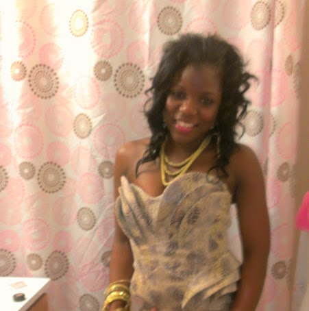 Vicky Scott Photo 39