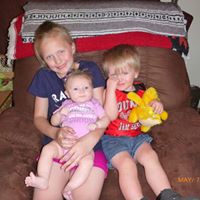 Laura Clements Photo 33