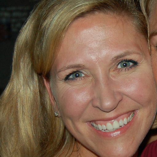 Kristine Roberts Photo 28