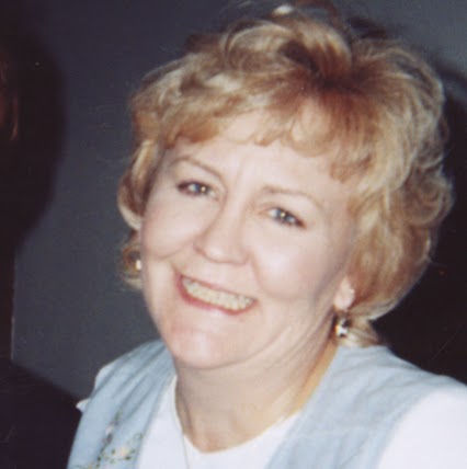 Julie Hooker Photo 5