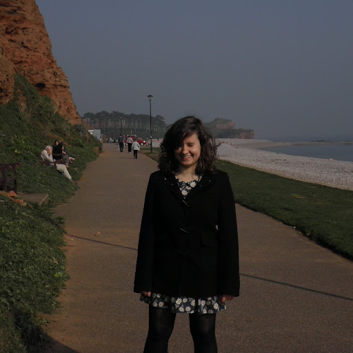 Amy Spicer Photo 9