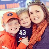 Erica Hubbard Photo 15