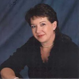 Traci Phillips Photo 50