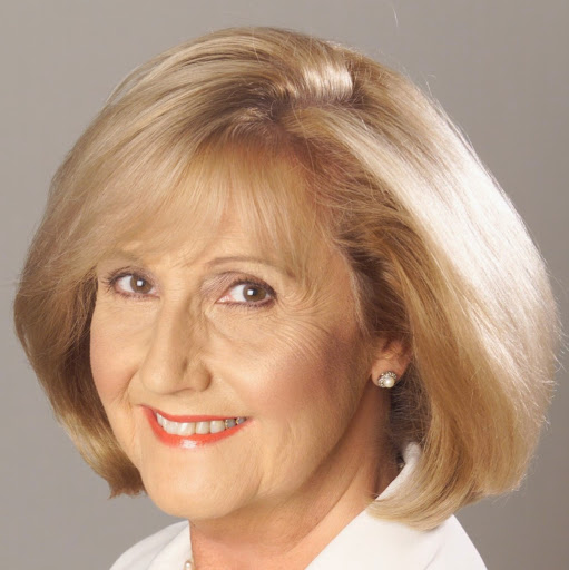 Maggie Cook Photo 15