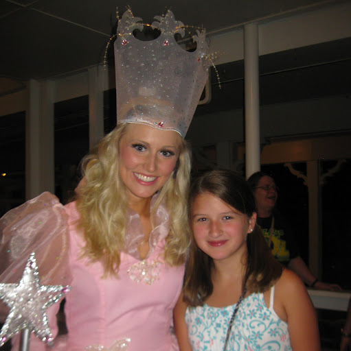Caroline Ray Photo 31