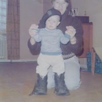 Sarah Munday Photo 14
