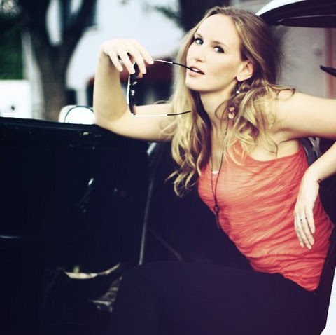 Sarah Wallace Photo 7