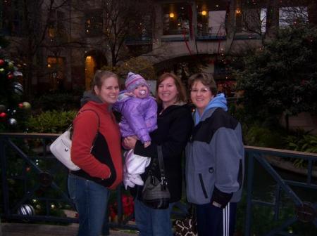 Ann Phillips Photo 32