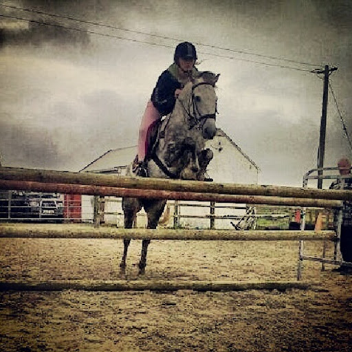 Aimee Walker Photo 9