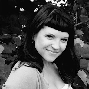 Elizabeth Crone Photo 21