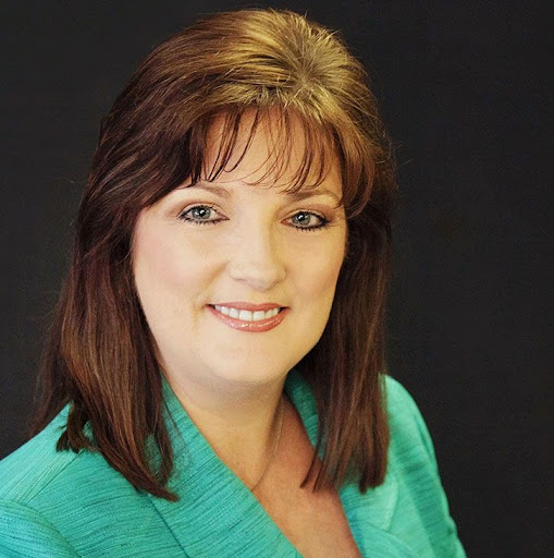 Lisa Waddell Photo 25