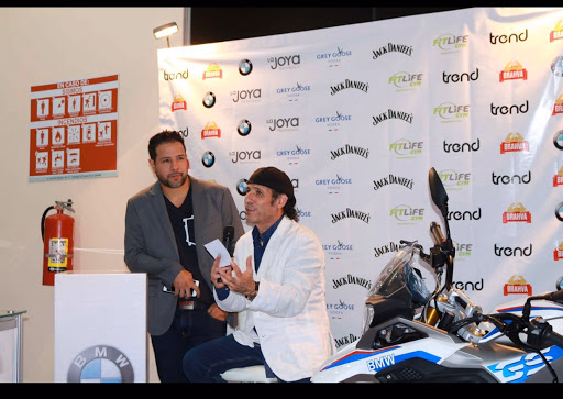 Antonio Morales Photo 30