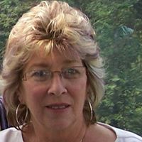 Linda Nadeau Photo 17
