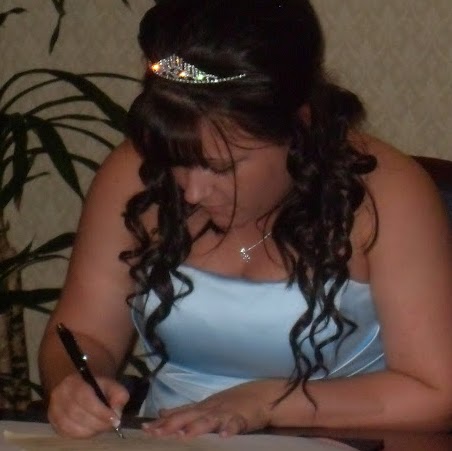 Wendy Mclaughlin Photo 31