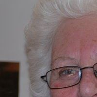 Suzanne Hammett Photo 6