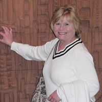 Lorraine Livingston Photo 6