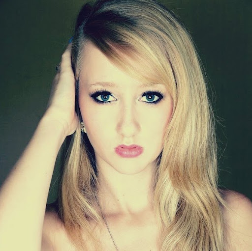 Amy Golden Photo 42