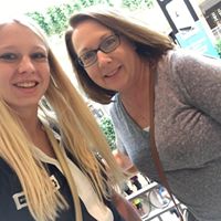 Elizabeth Behrens Photo 7