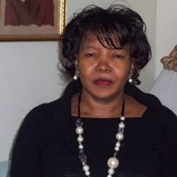 Martha Bond Photo 9