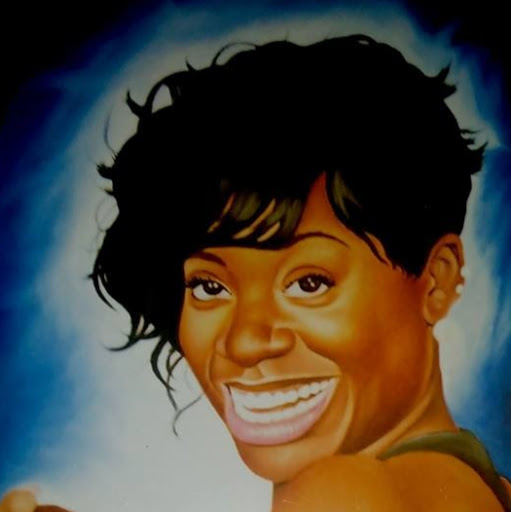 Angela Ray Photo 14