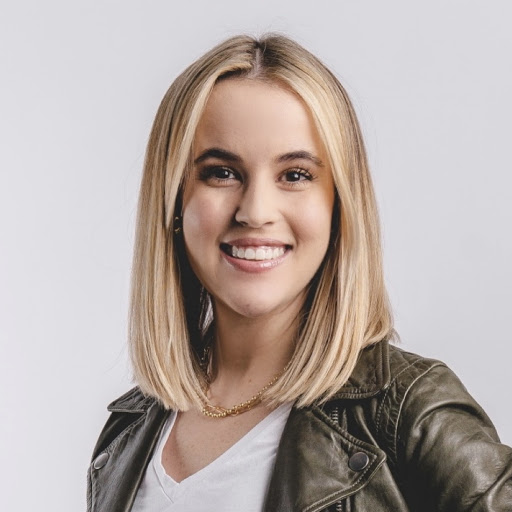 Lauren Swanson Photo 34