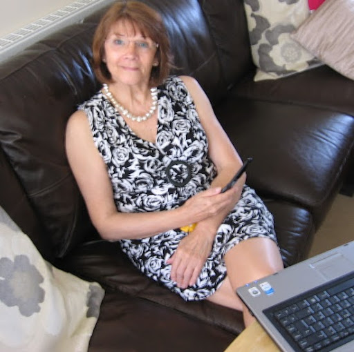 Selina James Photo 9