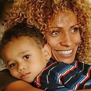 Michelle Hurd Photo 11