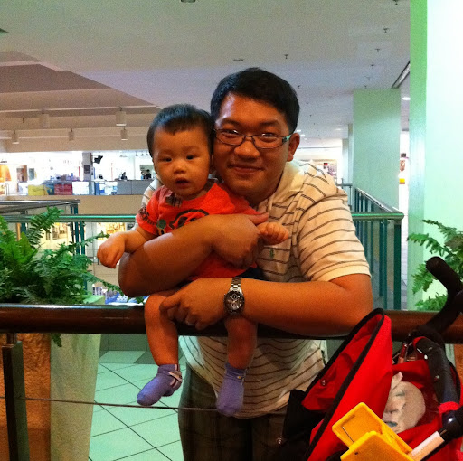 Eugene Lim Photo 16