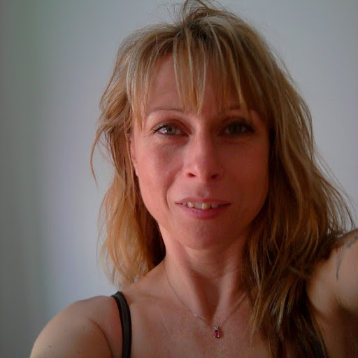 Debbie Gillespie Photo 15