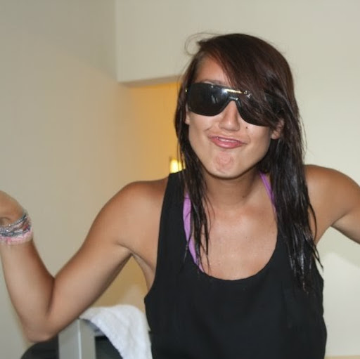 Catherine Peters Photo 23