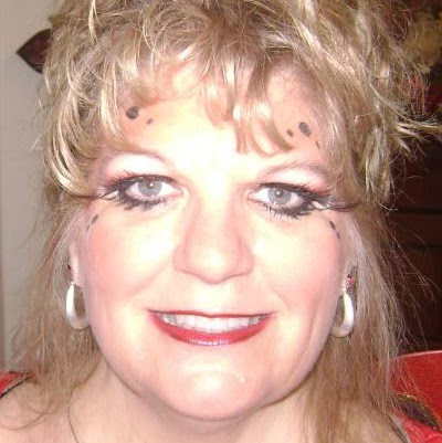 Julie Summerville Photo 9