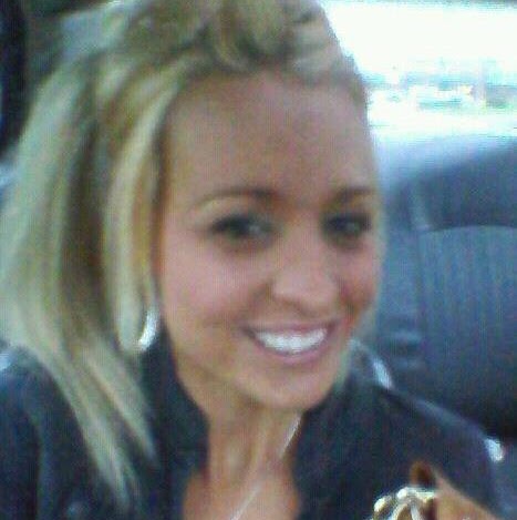 Ashley Holmes Photo 27