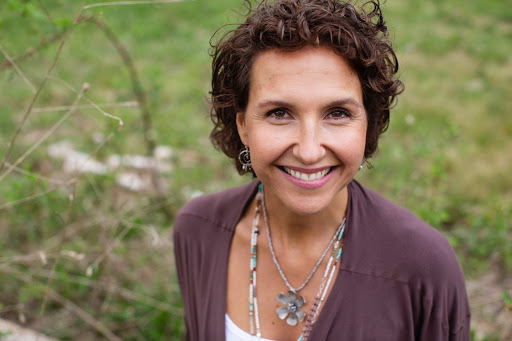Anne Vaughan Photo 45