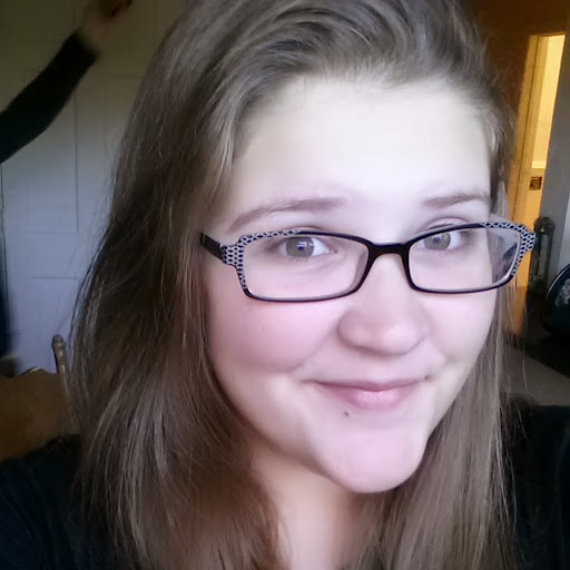Hannah Lowe Photo 14