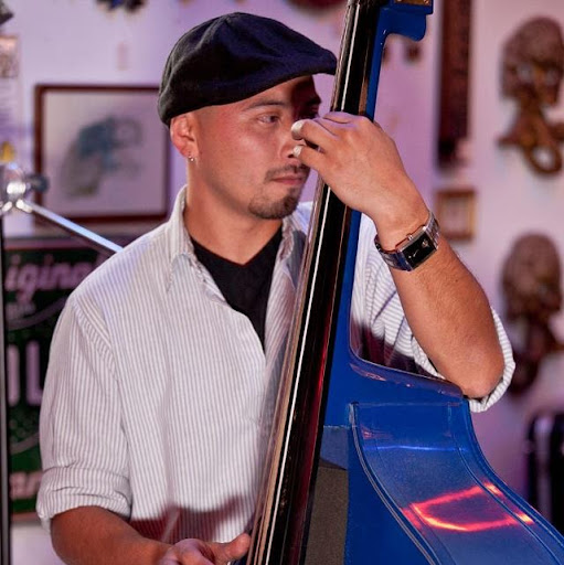 Omar Hernandez Photo 34