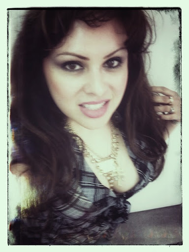 Regina Robles Photo 9