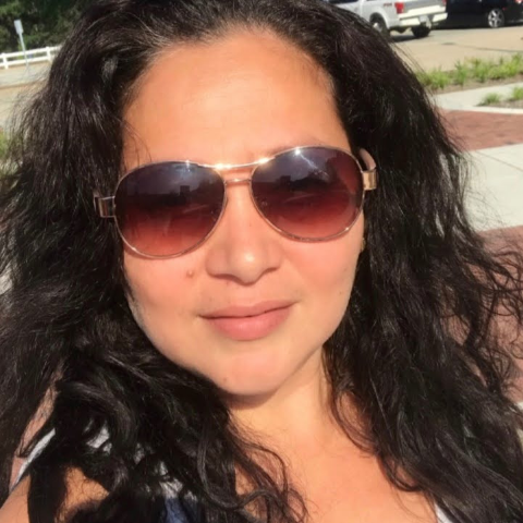 Claudia Ponce Photo 33