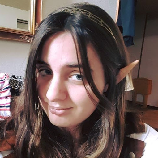 Emily Mitchell Photo 39
