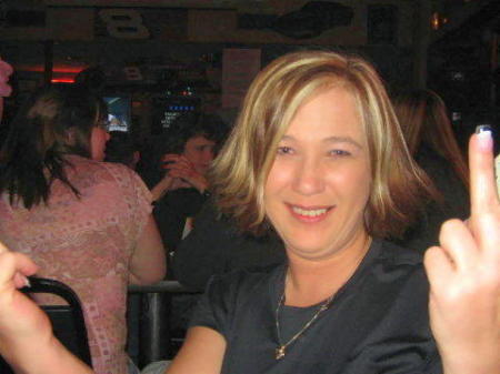 Stephanie Hewitt Photo 36