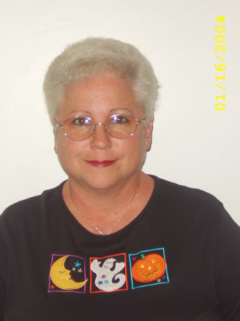 Louise Hall Photo 34