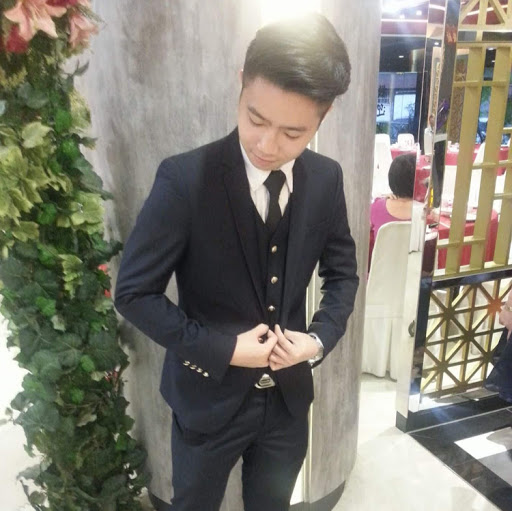 Kevin Low Photo 33