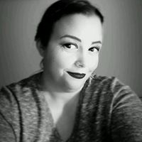 Jennifer Hinrichs Photo 6