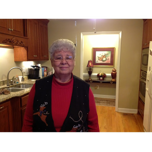 Linda Thorne Photo 17